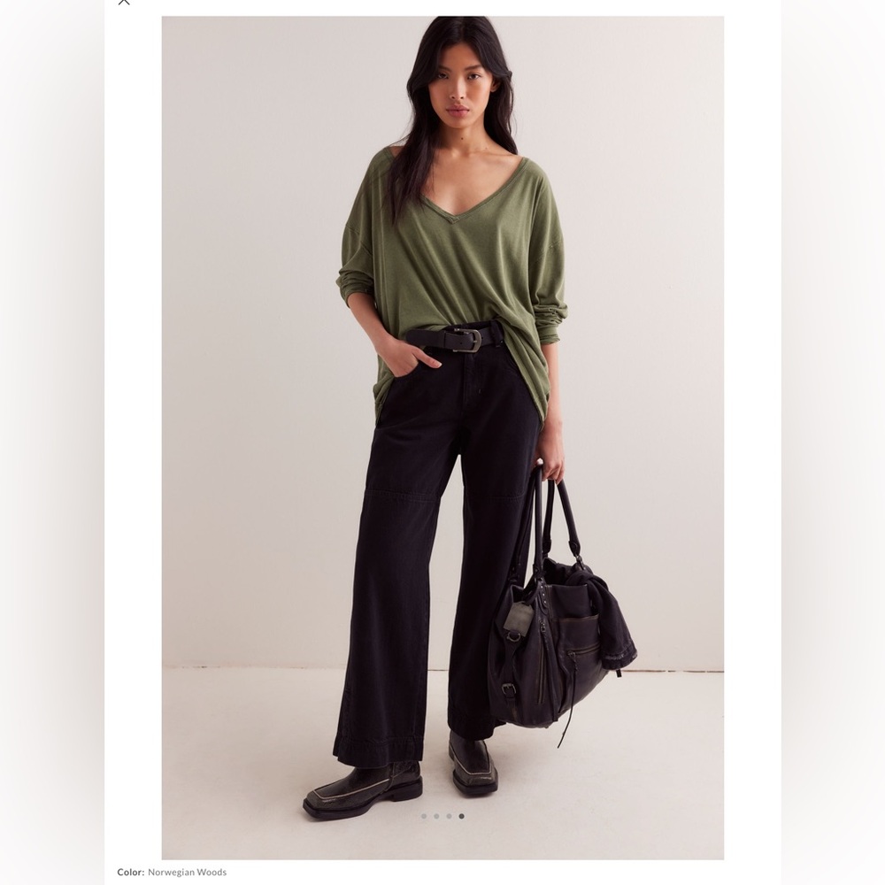 Free people, We The Free Nina V-Neck Tee in Norwegian woods green